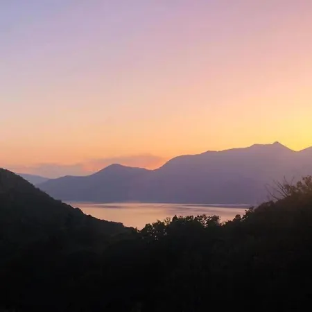 Διαμέρισμα In Bosco With Scenic Terrace