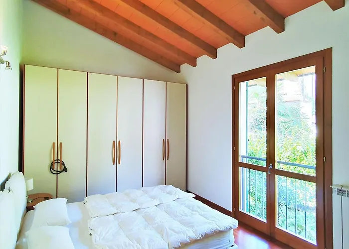 In Bosco With Scenic Terrace Montegrino Valtravaglia