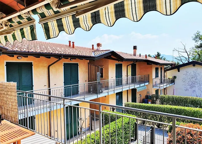 In Bosco With Scenic Terrace Апартаменты Montegrino Valtravaglia